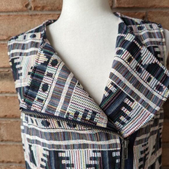 Kenneth Cole Reaction asymmetrical zip Aztec vest jacket - Picture 3 of 9